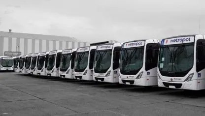 jotaleonetti's tweet image. #PARO DE #COLECTIVOS 🚍
Ahora las #Empresas de #Transporte del #AMBA denuncian que el #aumento salarial que cerró  #UTA en @MinTrabajoAR es #ilegítimo, ya que las Cámaras Empresarias no firmaron.
Patean la pelota a @MindeTransporte para que se haga cargo del pago. 😬