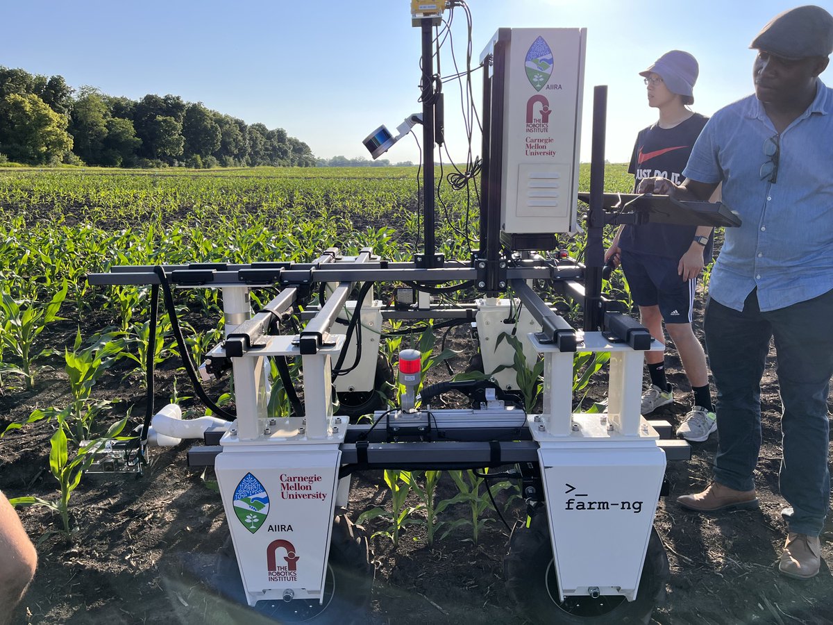 make_your_maark's tweet image. Have you wondered how robotics & AI could be used in agriculture 🌽🤖?
Last week, we deployed our robot in Iowa to insert micro-sensors into stalks to monitor crop health. Stay-tuned for the highlight video of our robot in action! @CMU_Robotics @AII4RA @farm_ng_inc @SCSatCMU