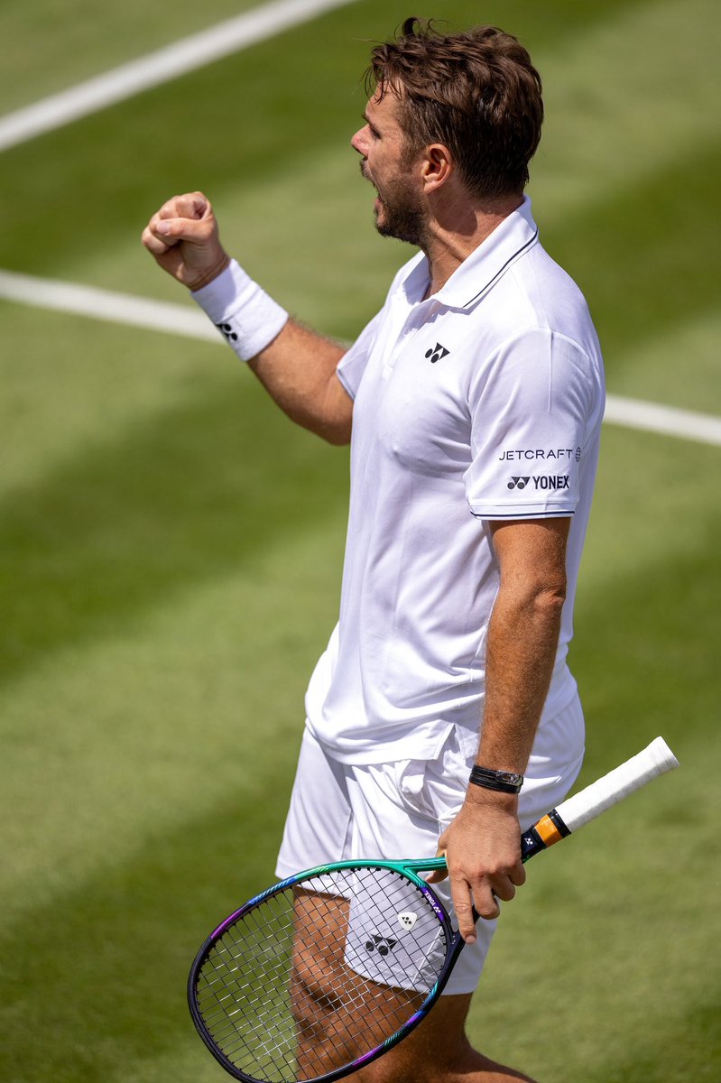 stanwawrinka's tweet photo. Round 2 ✅😝💪🏻🌱🎾💚
#allez #happy #fight #trusttheprocess #wimbledon https://t.co/19KxzLzyft