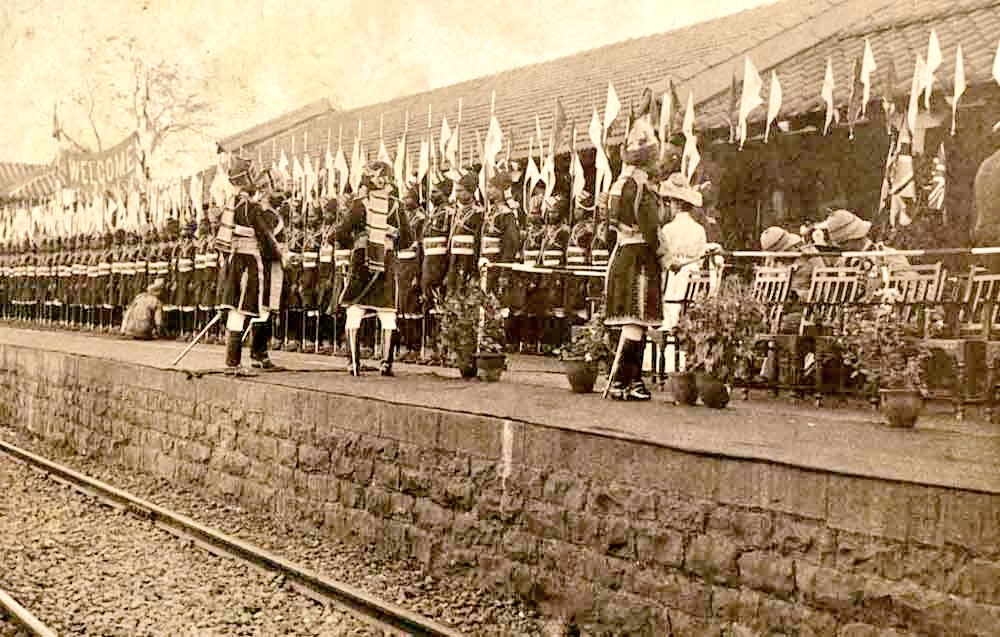 RT @IndiaHistorypic: 1882 :: Bhopal State Cavalry  Waiting For Arrival of First Train at Bhopal Railway Station https://t.co/iDW7VRmODW