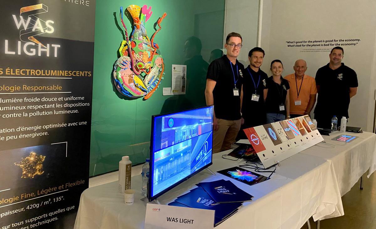 WAS LIGHT tweet media