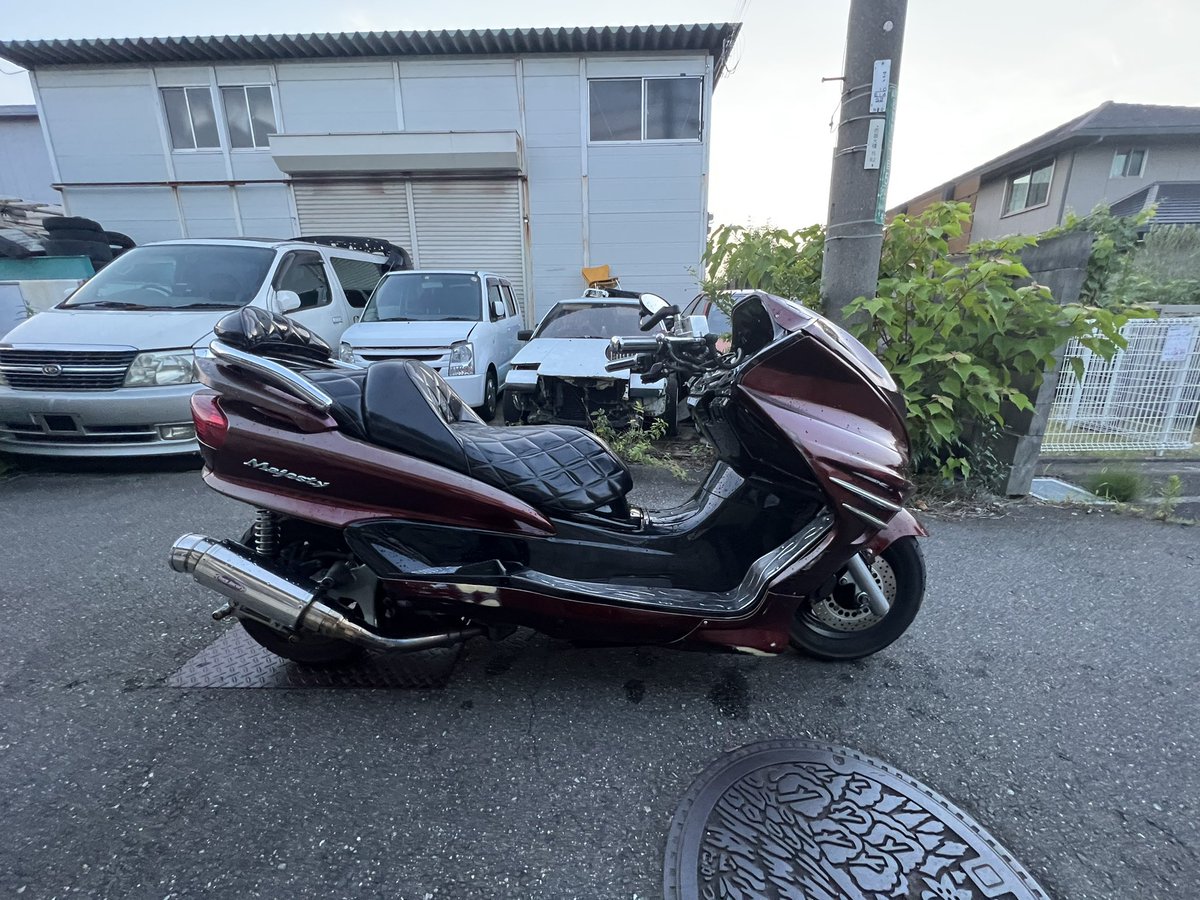 osakabaiku_'s tweet photo. 大阪府からマジェスティC SG03J 売ります。書類、鍵揃ってます。
現車確認大歓迎です！
全国配送の手配かけれます！
#マジェスティ売ります　#マジェスティc売ります　#マジェ売ります　#大阪府からマジェスティC売ります　#バイク売ります https://t.co/v7mYmjufJZ