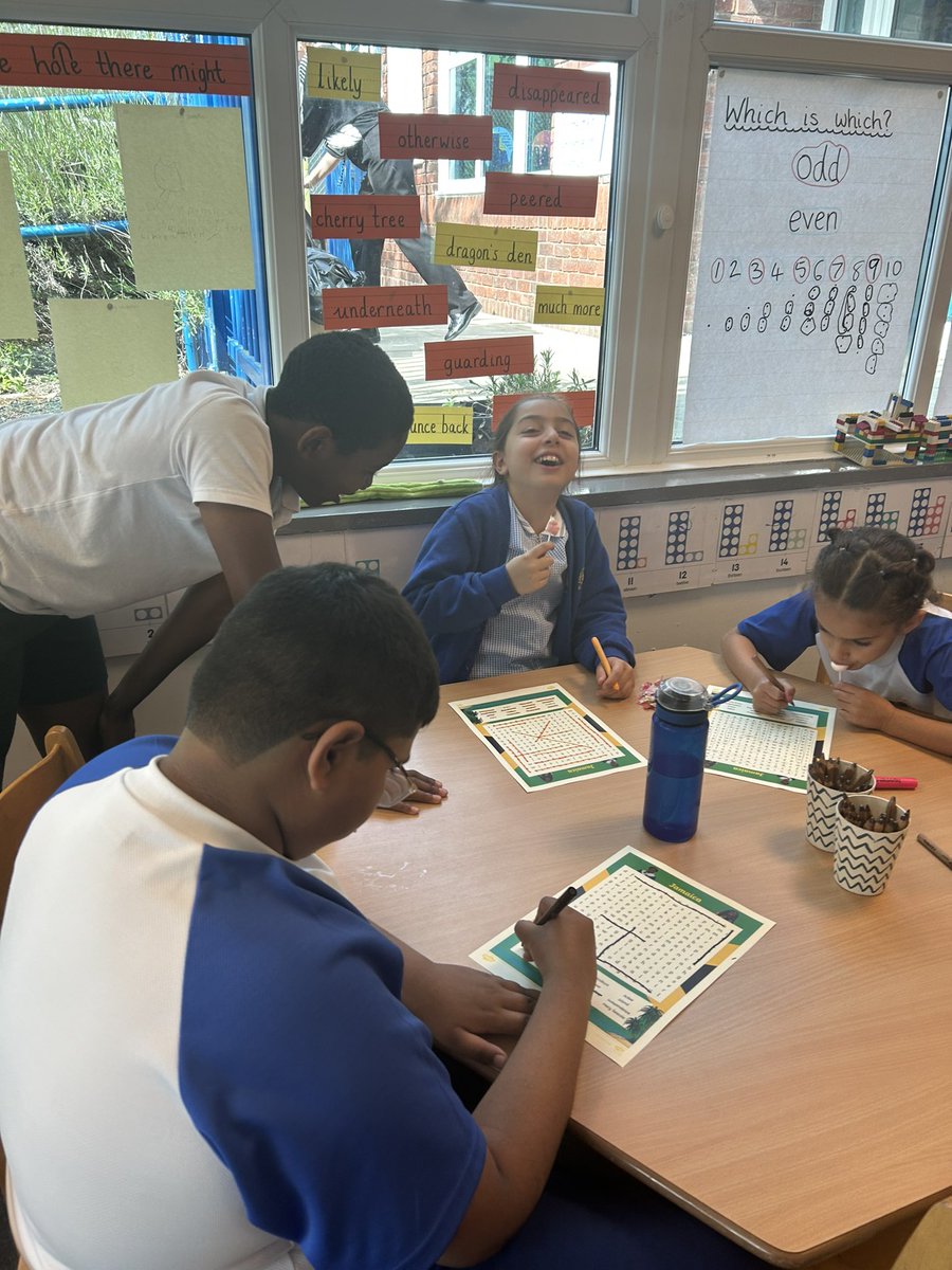 AlderclassEYFS2's tweet photo. This week in All Around the World club, we had Kahleel take the stage and present an amazing PowerPoint on Jamaica 🇯🇲 we learnt so much and had so much fun, thank you Kahleel! https://t.co/D2tvjY7kKW