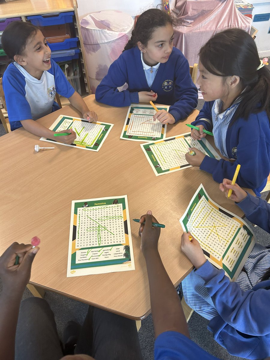 AlderclassEYFS2's tweet photo. This week in All Around the World club, we had Kahleel take the stage and present an amazing PowerPoint on Jamaica 🇯🇲 we learnt so much and had so much fun, thank you Kahleel! https://t.co/D2tvjY7kKW