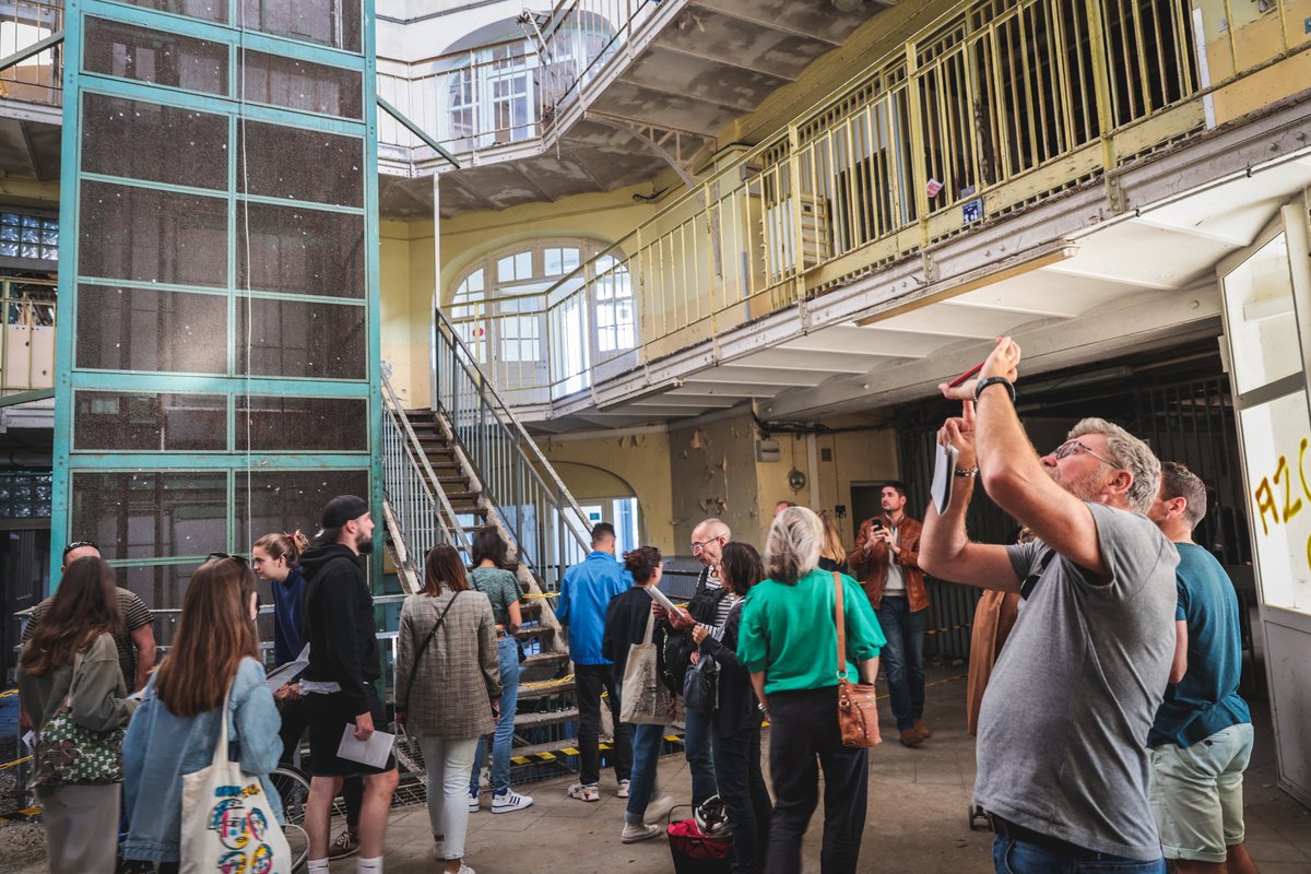 metropolerennes's tweet photo. Les 16 et 17 sept, la prison Jacques-Cartier #Rennes ouvrira ses portes pour les Journées du patrimoine #JEMP et cherche un food-truck 🚚. Pour candidater en ligne avant le 31/07, suivez le guide 👇 https://t.co/tBI5C97Qbz https://t.co/66PIEof5rE