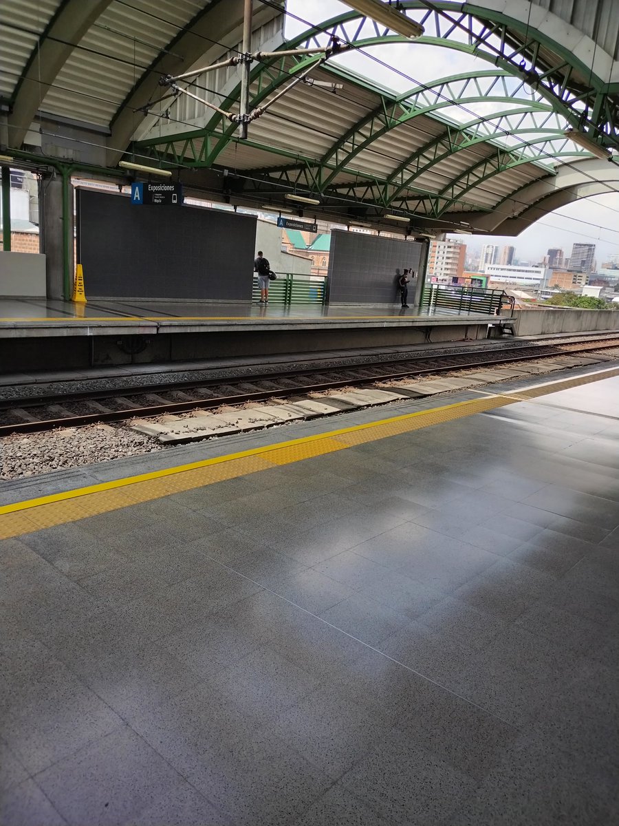 alexjimenez86's tweet image. Buenos días maestro @juankiss67  aquí escuchando #RetroRock y nos veremos a las 5 en Foxy Pub 🤟🤟 @Radioacktivamed @Ludorojock