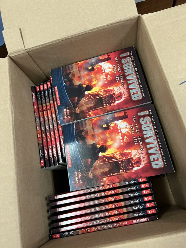 laurennminer's tweet photo. Thank you to @naperlib for providing a book to all of our @Naperville203 summer school students! https://t.co/6aCzWoHyj4