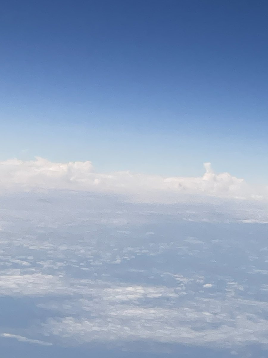 PaulineDVM's tweet photo. @tempesthunterph @IWeatherON @Onstormtracker @weathernetwork @HuronSupercells @LakeErieNorth @GirlsWhoChase Wonder if it was this I saw from flight ! https://t.co/exSbyLLji6