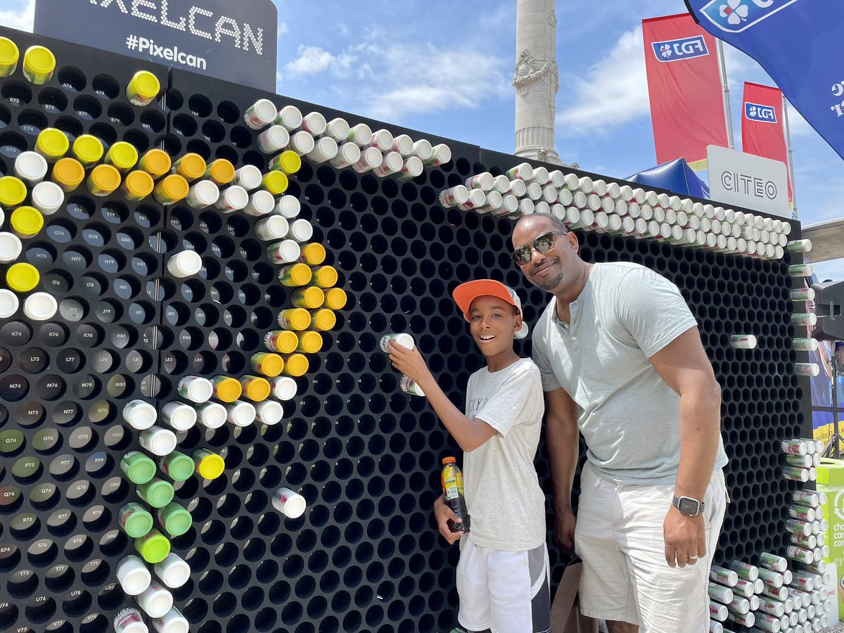 chaquecanette's tweet image. C’est parti sur le FanPark de @BxMetro du @LeTour pour notre programme #chaquecanettecompte avec #tourteltwist  et @citeofrance ! Au programme : un #PixelCan inédit et du tri ♻️ sur tout le FanPark ! 
#tri #citeo #tourdefrance2023 #Bordeaux @metal_packaging @EU_Aluminium