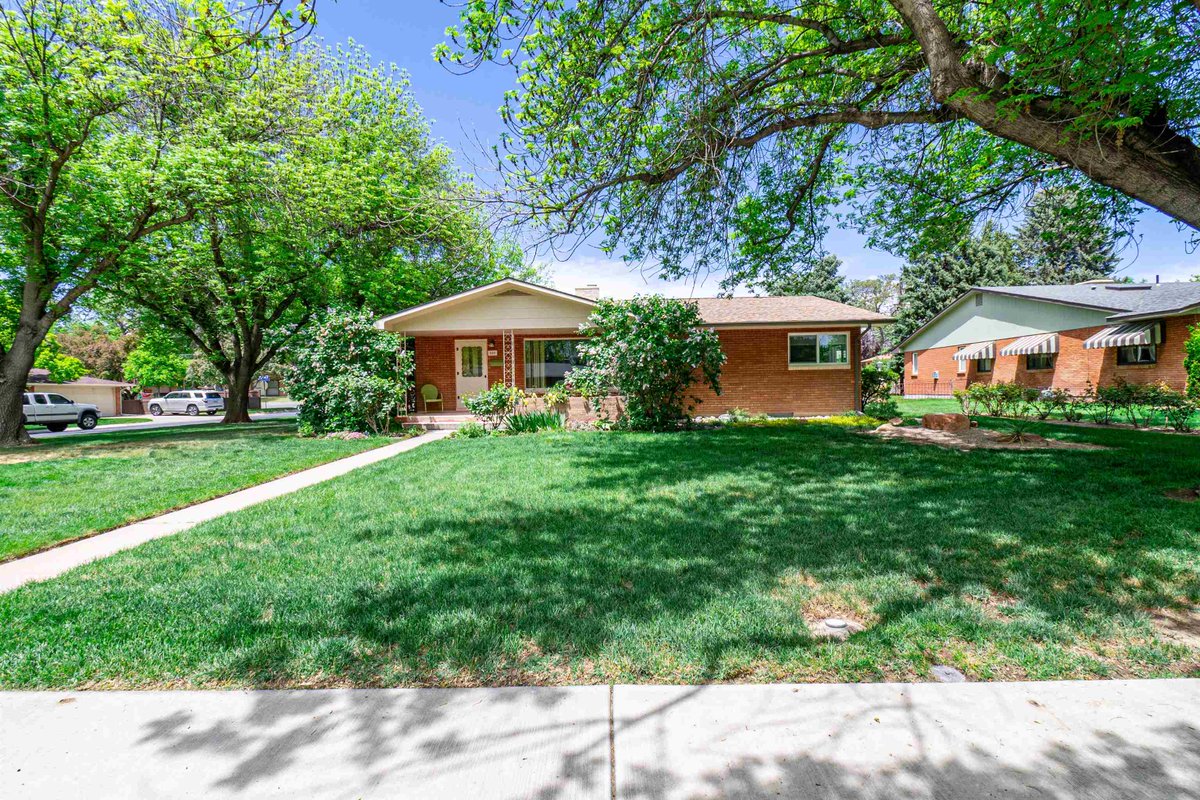 Brayandco's tweet photo. See a virtual tour of my listing on 500 Cedar Avenue #GrandJunction #CO  #realestate https://t.co/kh5rV0Ufic https://t.co/FXPZgmD6DD