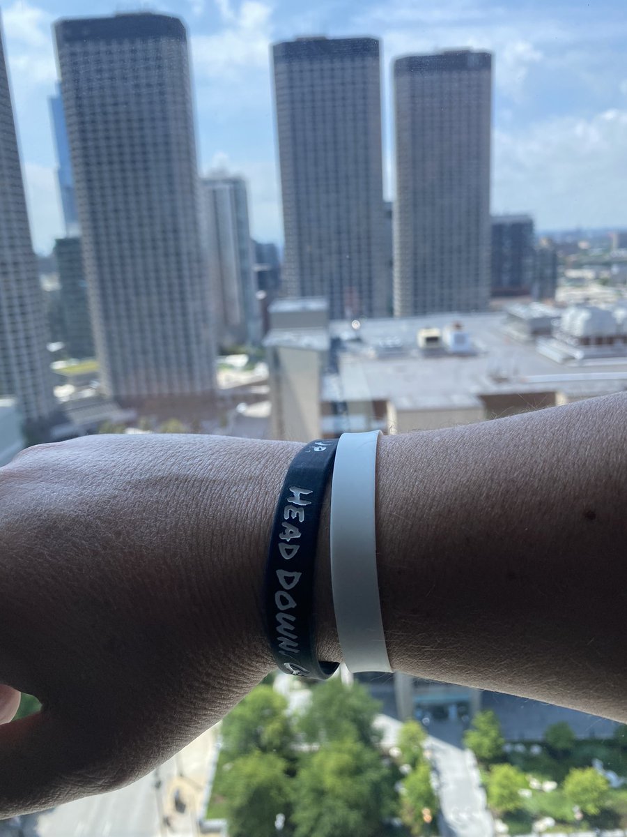 Repping the #HDGU brand in the Windy City!   Time to go to work.  

<a href="/bradsales312/">GamecockRetweeter</a>