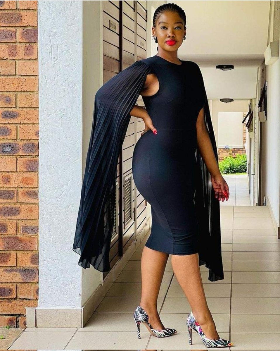 Malome_TT's tweet photo. Pastor: Boys when you marry, look for inner beauty.

Pastor's Wife:👇🏿👇🏿👇🏿 https://t.co/eIDjBsny3X