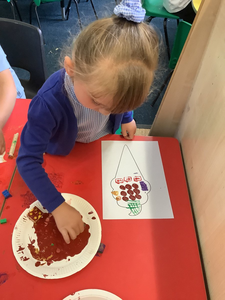 MissSpittlehous's tweet photo. Lovely printing using paints and lots of different objects. We can’t decide which ice cream looks the tastiest 🍦 https://t.co/MinwK7WwZk
