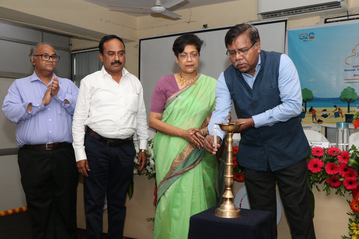 GoIStats's tweet photo. NSSO (FOD), RO Mumbai initiated to protect our Mother Earth by organising a workshop on ‘Waste Management for Environment protection' under Swachhata Pakhwada Campaign, in the presence of the Chief guest Dr. GP Samanta, Chief Statistician of India and Secretary, MoSPI. https://t.co/xBY1CYq5k3