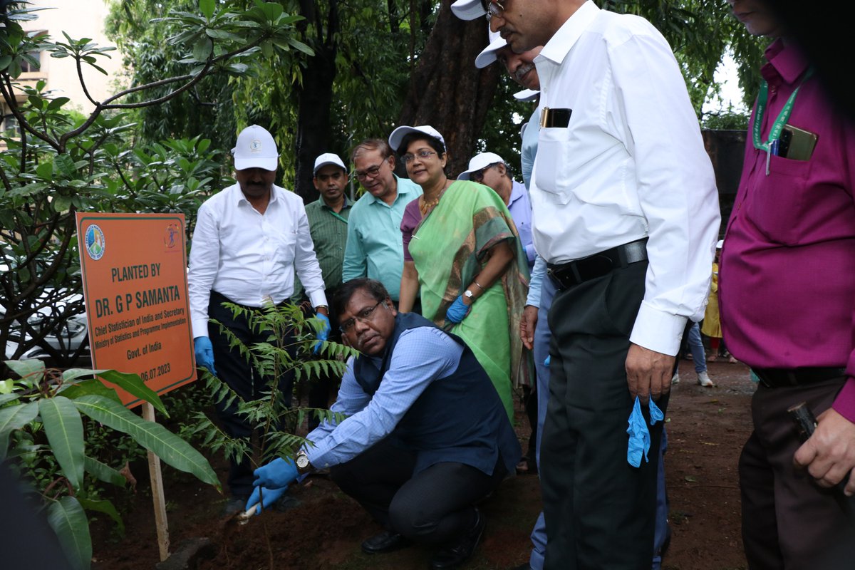 GoIStats's tweet photo. NSSO (FOD), RO Mumbai initiated to protect our Mother Earth by organising a workshop on ‘Waste Management for Environment protection' under Swachhata Pakhwada Campaign, in the presence of the Chief guest Dr. GP Samanta, Chief Statistician of India and Secretary, MoSPI. https://t.co/xBY1CYq5k3