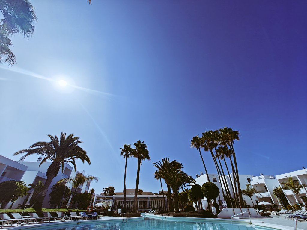haydnrbrown's tweet photo. A well earned holiday to relax after my @OpenUniversity journey. Degree results in two weeks.  Can't wait. 🤞 

Good luck to everyone else waiting for results. I hope you get what you hope for 😃.

#lanzarote #summer2023 #relaxation #Happiness #Wellbeing https://t.co/GXS4gCv6Hp