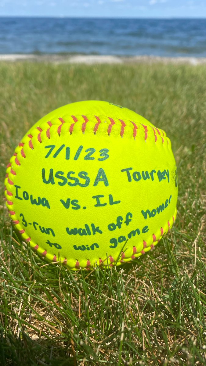 teachMGSD70's tweet photo. The 4th of July tourney was a washout, but not before Ange crushed a bomb to earn the fancy hat and another yellow ball for her collection.  #proudmomma https://t.co/3L9mqesAqB