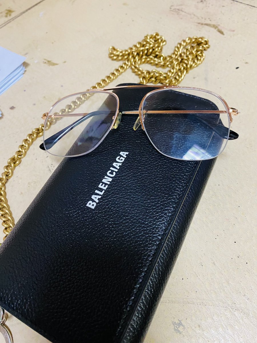 dylonhalina32's tweet photo. Love my new balenciaga.. 👜 #balenciaga https://t.co/FU9ptIiPi1