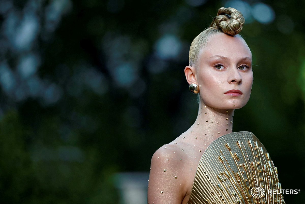 sandra_auger's tweet photo. Maison Sara Chraibi Haute Couture Fall Inter 2023-2025 collection show in Paris, France, July 6, 2023. REUTERS/Sarah Meyssonnier #reuters #maisonsarachraibi #hautecouture #parisfashion @reuterspictures 📸@SarahMeyss https://t.co/k0Neb61Qur