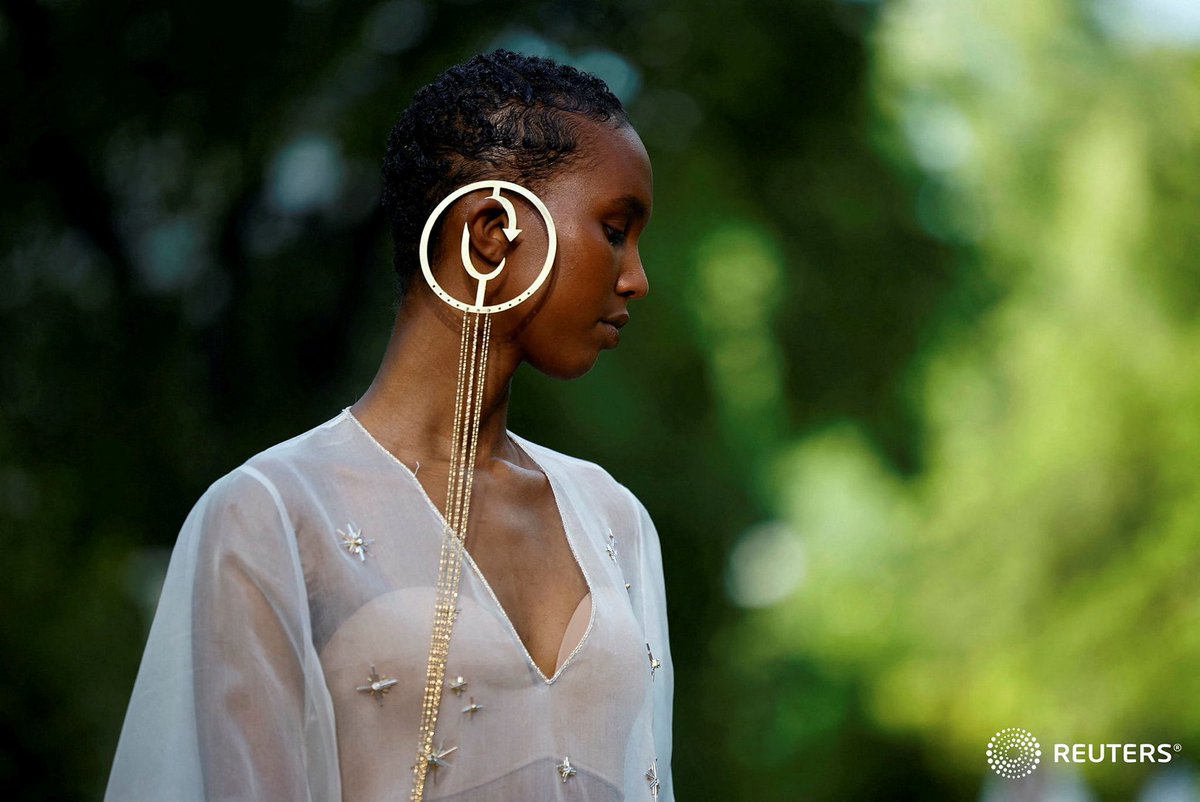 sandra_auger's tweet photo. Maison Sara Chraibi Haute Couture Fall Inter 2023-2025 collection show in Paris, France, July 6, 2023. REUTERS/Sarah Meyssonnier #reuters #maisonsarachraibi #hautecouture #parisfashion @reuterspictures 📸@SarahMeyss https://t.co/k0Neb61Qur