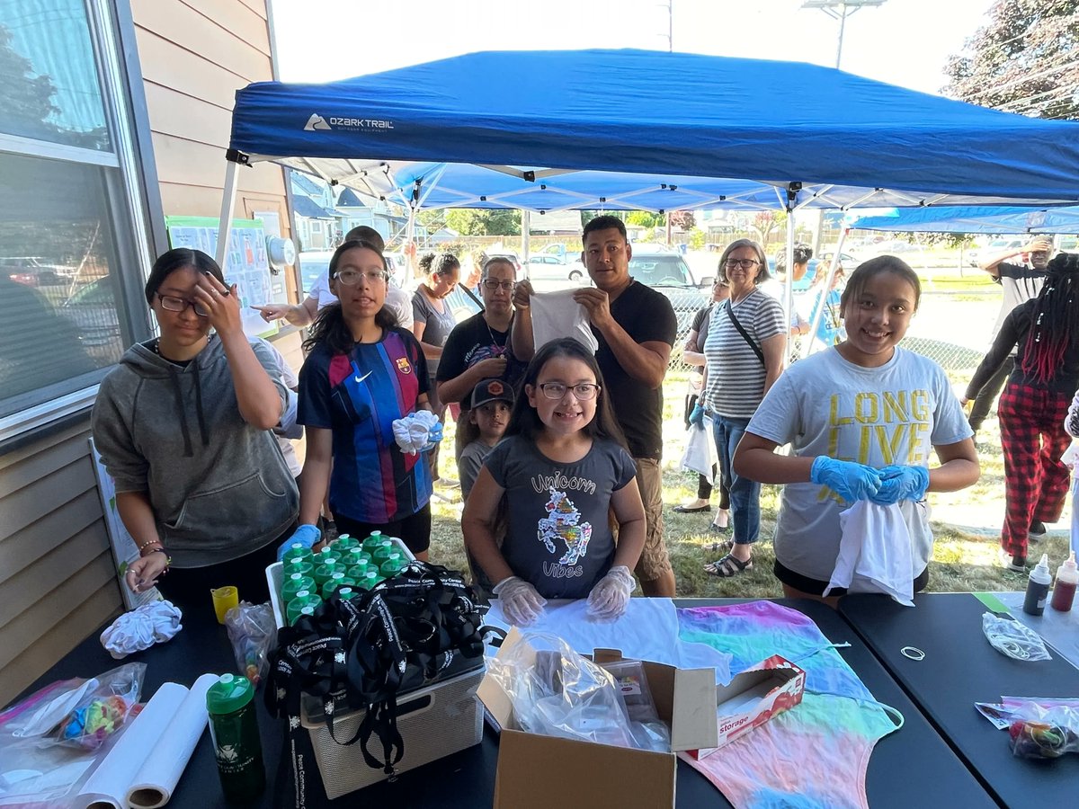 PCCTacoma's tweet photo. Our tie dye event last Friday was a huge success! We loved watching your creations come to life and had a great turnout of forty-three  community members. Enjoy your groovy t-shirts and tote bags all summer long! 

#tacomanonprofit #pcctacoma #peacecommunitycenter https://t.co/d2Jrhx387y