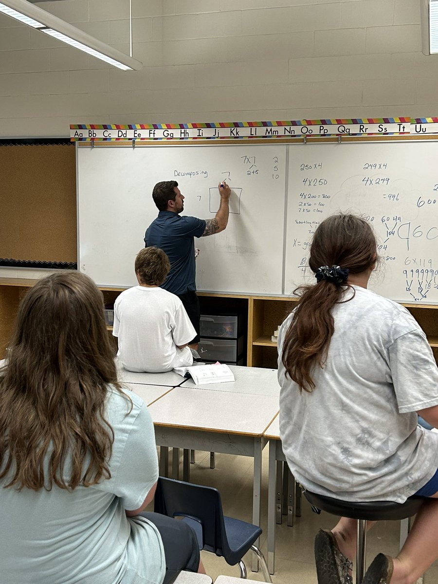 Our Junior Numeracy Summer Learning Program is off to a great start. Teachers and students are working hard to develop numeracy continuum strategies. <a href="/LKelempro/">LKDSB Elem Program</a> @OntarioSLP