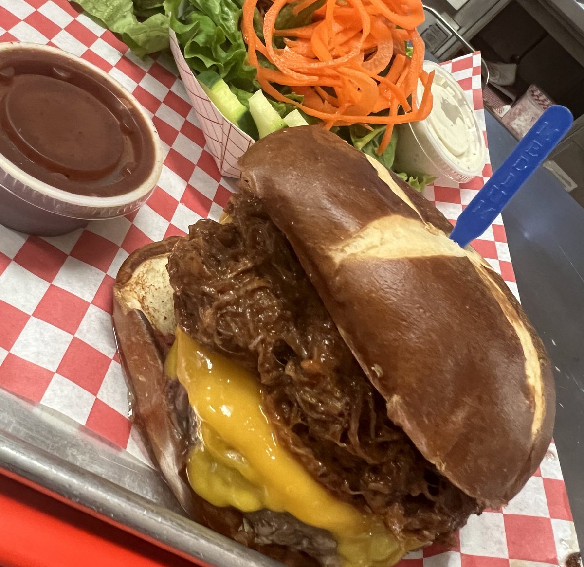 Big’z Burger Joint tweet media