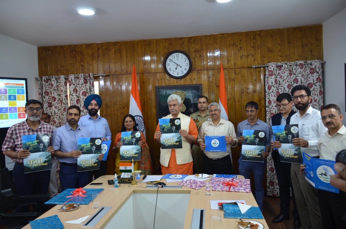 jkrddpr's tweet photo. Hon’ble Lt. Governor Shri. #manojsinha launches various innovative initiatives of #RDPR to make #ShriAmarnathJi Yatra a #zero_landfill pilgrimage. Dr #MandeepKumarBhandari CEO #ShriSasb #MandeepKaur , Com/Secy, RD&amp;PR; senior RD&amp;PR and #SASB officers and representatives of ….. https://t.co/I121N9Ftep