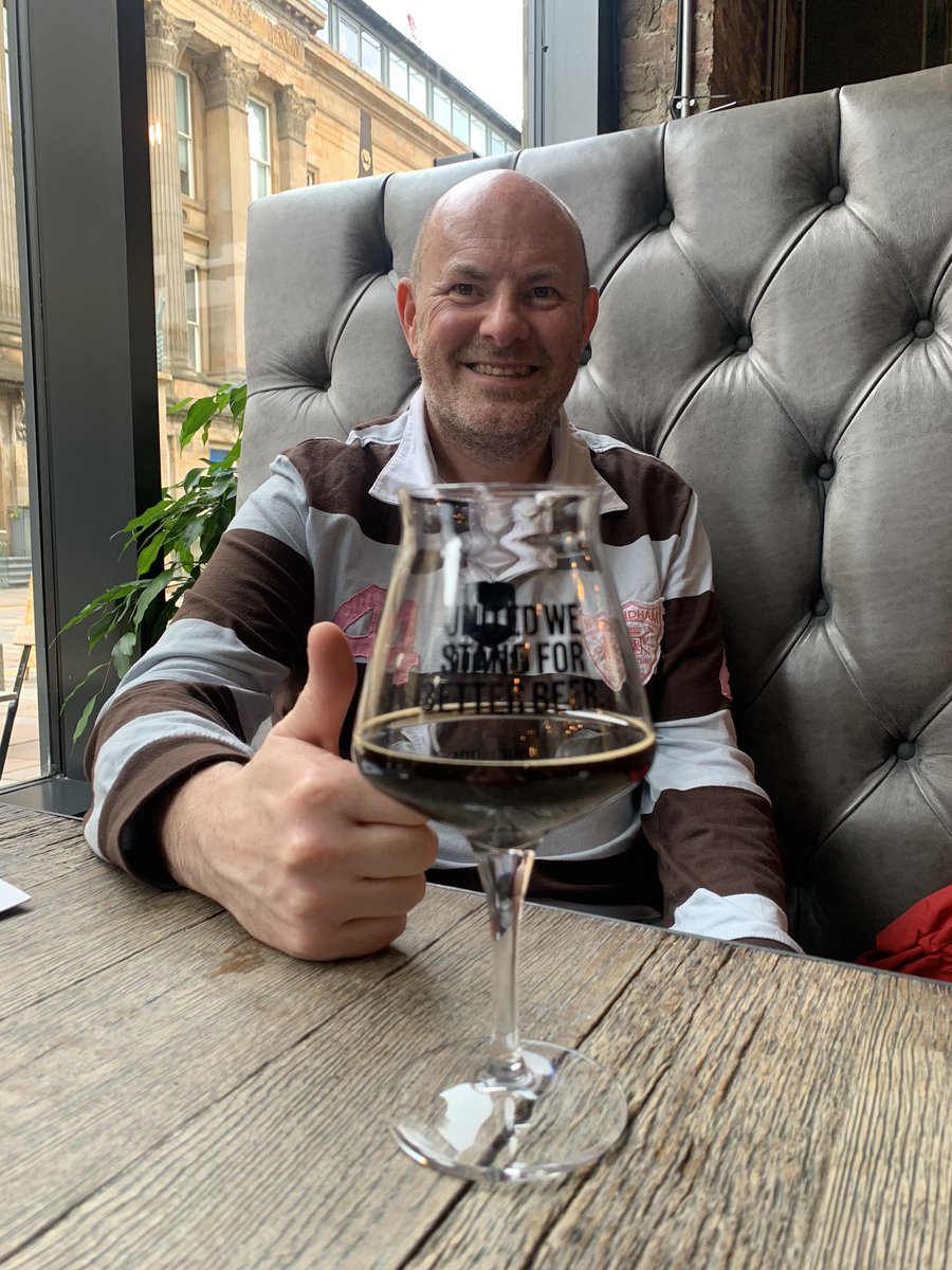 joannecs77's tweet photo. @BrewDogMCity @Alan_M_Stewart enjoying his Blueberry Gold Loaf. Cheers 🍻🍻🍻 https://t.co/X5392Jevx1