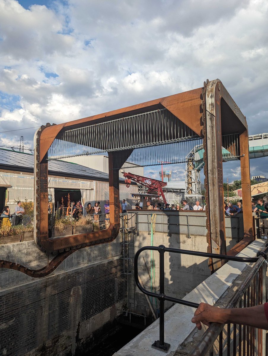 dropofmilk's tweet image. Great @TheEngClub talk and visit last week to see the ingenious Cody Dock Rolling Bridge by Randall Page @PriceandMyers &amp;amp; @cake_industries 

#theengineeringclub #codydockrollingbridge