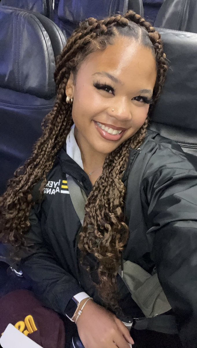 ashleighmejia24's tweet photo. Wheels up! I’ll see you all in Seattle✈️ @MSPtakeover @PlayersAlliance #Tonispromise @MLB https://t.co/tvaVonLenC