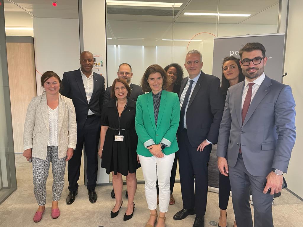 📸 Très belle rencontre aujourd'hui avec les équipes de <a href="/parnasse/">Parnasse</a>, où j'ai moi-même expérimenté le parcours client !
Leur savoir-faire résonne avec leur engagement : l'expérience digitale alliée à l'humain. 
La signature de l'excellence <a href="/orange/">Orange</a> 👏👏