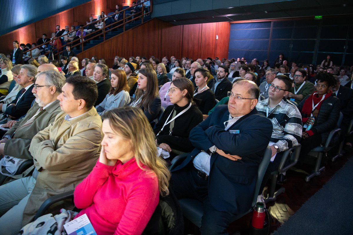 Bogota_Turismo's tweet photo. El @IDTBogota participa activamente en la agenda académica del  “Seminario Internacional sobre Destinos Turísticos Inteligentes Turismo 360”, Gobernanza, sostenibilidad, tecnología, innovación y accesibilidad como ejes principales de acuerdo con el modelo español de @SEGITTUR. https://t.co/Cg7jms6r6H