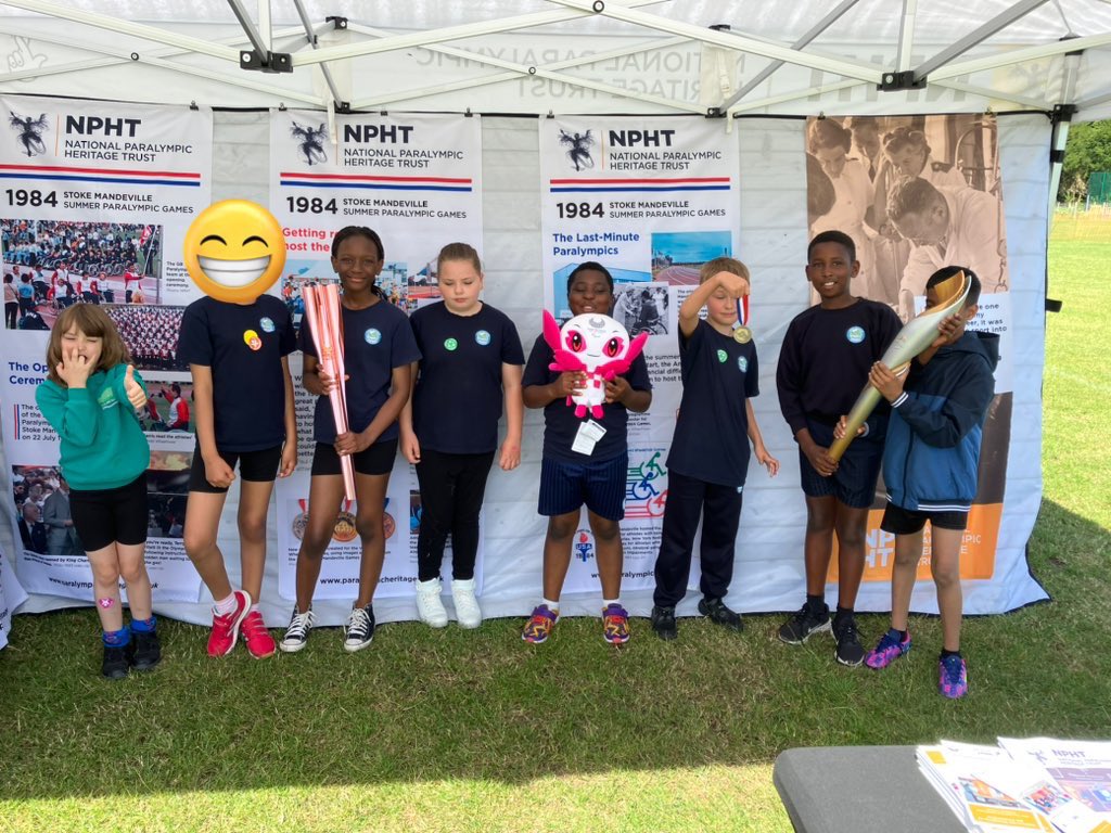 Long Meadow Lions tweet media