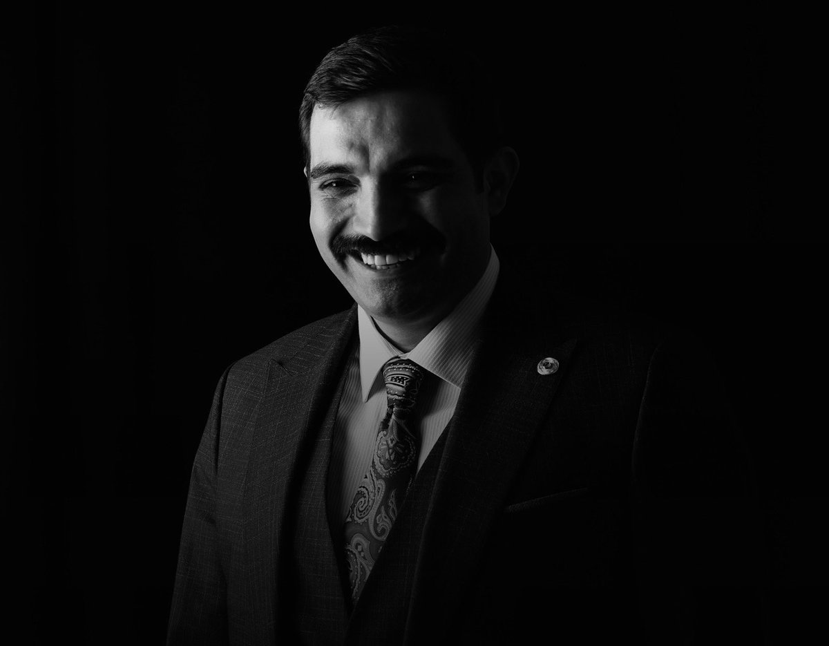 selmaateskazanc's tweet photo. "Ateş saatlerce yanar, Suyu ısıtır da, Su bir saniye de söndürür. Vefasızlığı başka türlü tarif edemem."

#NecipFazılKısakürek 
#SinanATESicinAdalet 
#SinanAteş https://t.co/FjFK2GSrVY