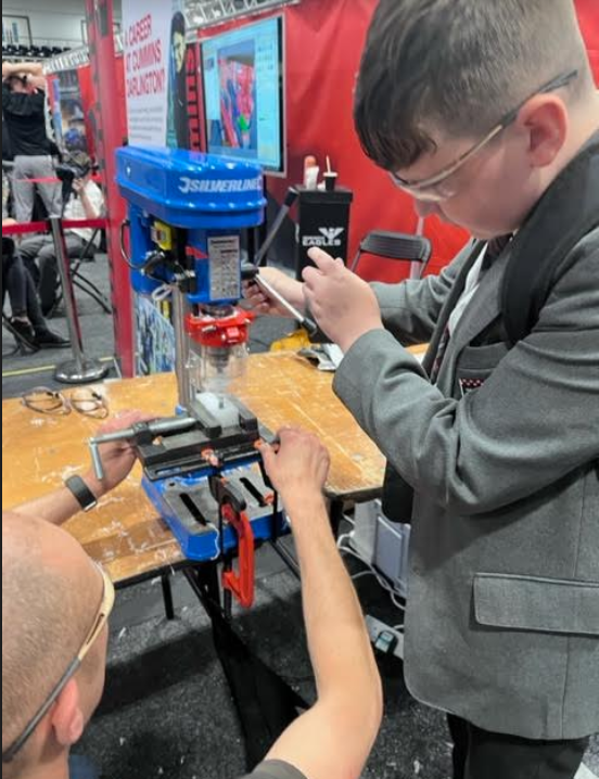 CareersPontHigh's tweet photo. Our students enjoyed working with employers from
@NCLairport @Cummins @conocophillips @NorthumbrianH2O
#STEMFest23 @PontHigh @PontSci @rtcstem https://t.co/MS1ebIpUUt