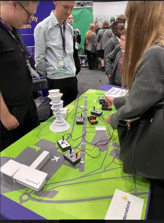 CareersPontHigh's tweet photo. Our students enjoyed working with employers from
@NCLairport @Cummins @conocophillips @NorthumbrianH2O
#STEMFest23 @PontHigh @PontSci @rtcstem https://t.co/MS1ebIpUUt