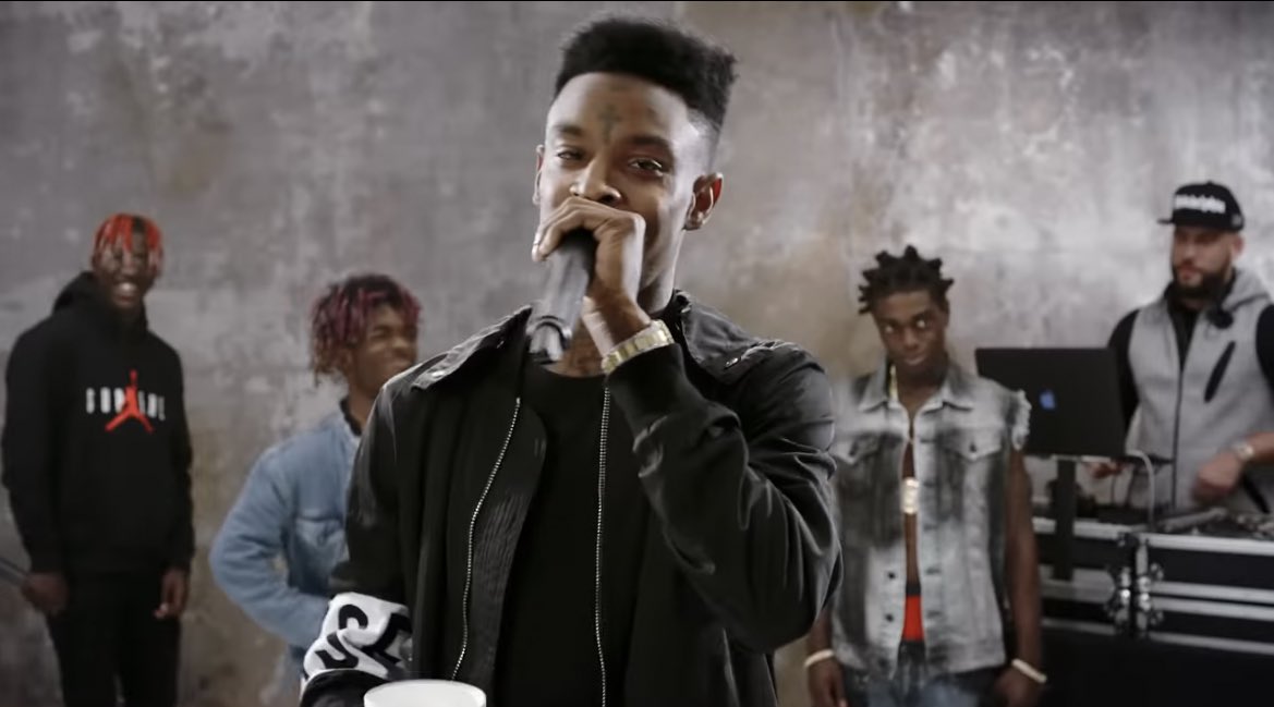 nfr_podcast's tweet photo. 7 Years Ago Today. 2016 XXL Freshmen Cypher 🎤 

Denzel Curry, 21 Savage, Lil Uzi Vert, Lil Yachty &amp; Kodak Black https://t.co/DMOEVLcACS