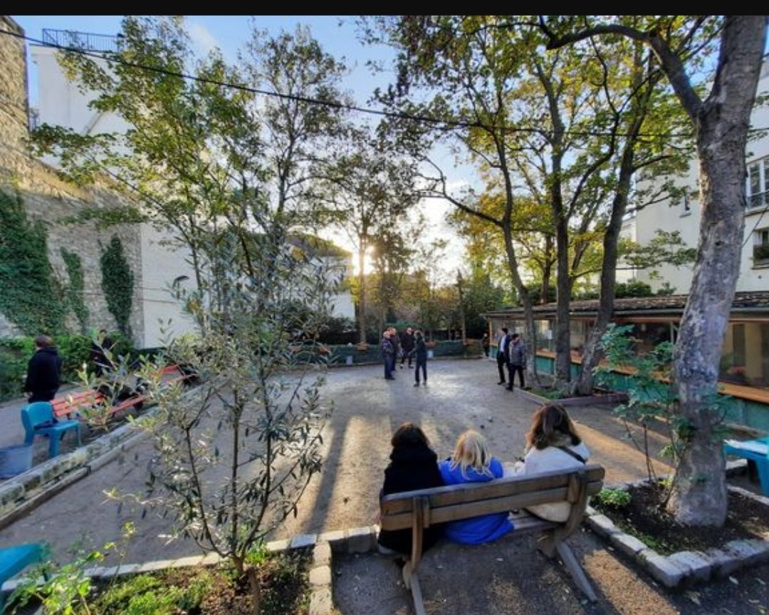 LaurentSOREL1's tweet photo. #ConseilDeParis Pas de concertation, 1 procédure peu transparente et au final le #CLAP, club de pétanque historique de Montmartre qui risque d'être chassé de ce lieu de convivialité qui échappait aux logiques consuméristes au profit d'un hotel-restaurant de luxe.Un vrai scandale! https://t.co/zRKGuoEY88