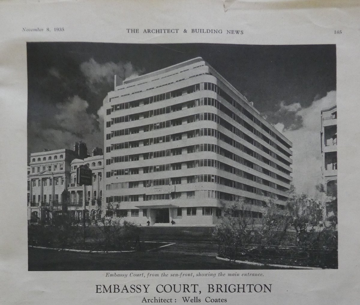 SeasideFerry's tweet image. The need to provide a sea view continued to influence #seasidearchitecture between the wars but its expression changed radically under the influence of #modernism &amp;amp; #artdeco. This is Embassy Court at #Brighton. #HouseHistoryHour