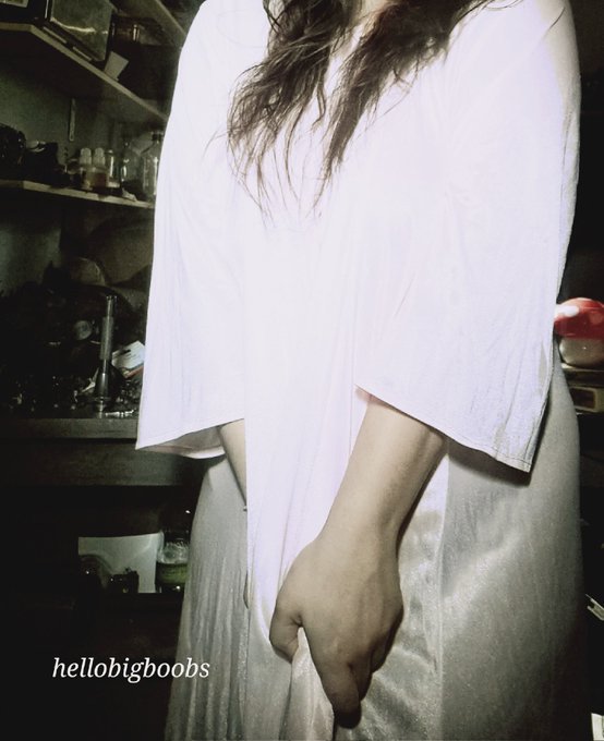 I found out something naughty about this nightgown, come see what I learned on my onlyfans https://t<a href="/tag/goth"class="tags"><span>#goth</span></a><a href="/tag/nsfw"class="tags"><span>#nsfw</span></a><a href="/tag/gothgoddess"class="tags"><span>#gothgoddess</span></a>