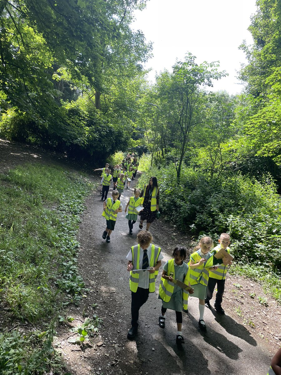 wideyshark's tweet photo. A geographical walk through our local area looking for human and physical features making use of our statistics abilities! 🧐🗺️🚸 https://t.co/kVCDsFFEeL