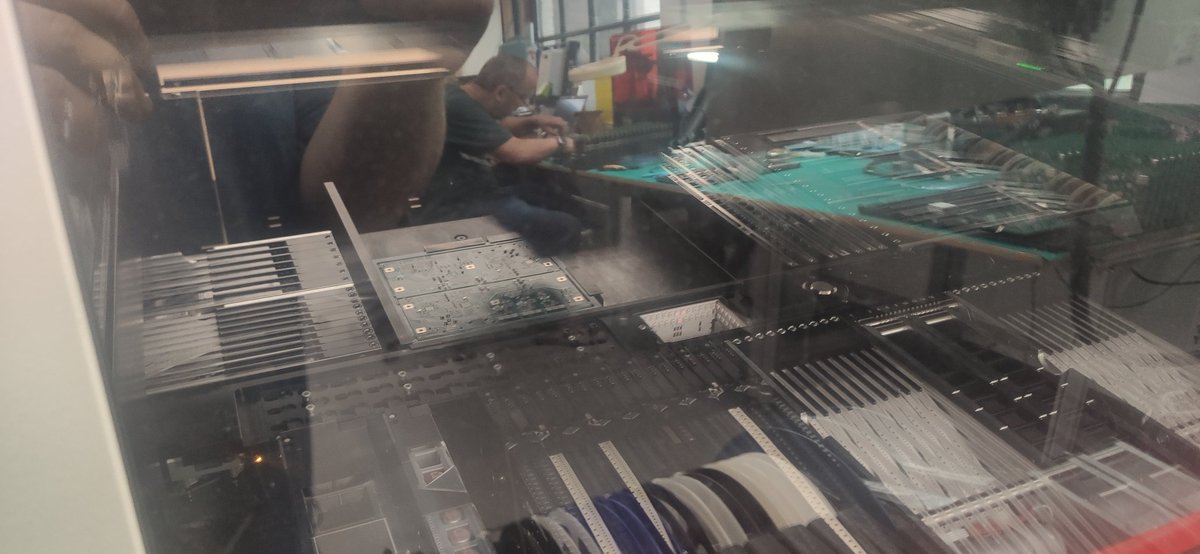 robint91's tweet photo. Vandaag nog een heel aantal energie beheer systemen geassembleerd. De meest geavanceerde P1 dongle! Ook te vinden op https://t.co/YuZFKk1nIN! #MadeInLimburg https://t.co/jYNszabp8r