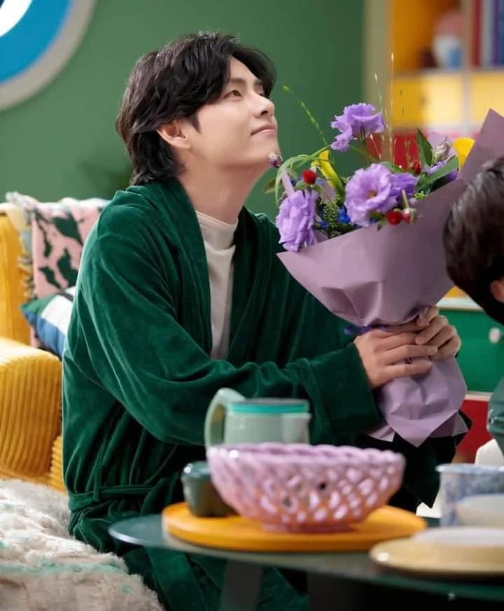 thv95_thv95's tweet photo. Wish u happiness 💕 https://t.co/PGW7ldW8vW