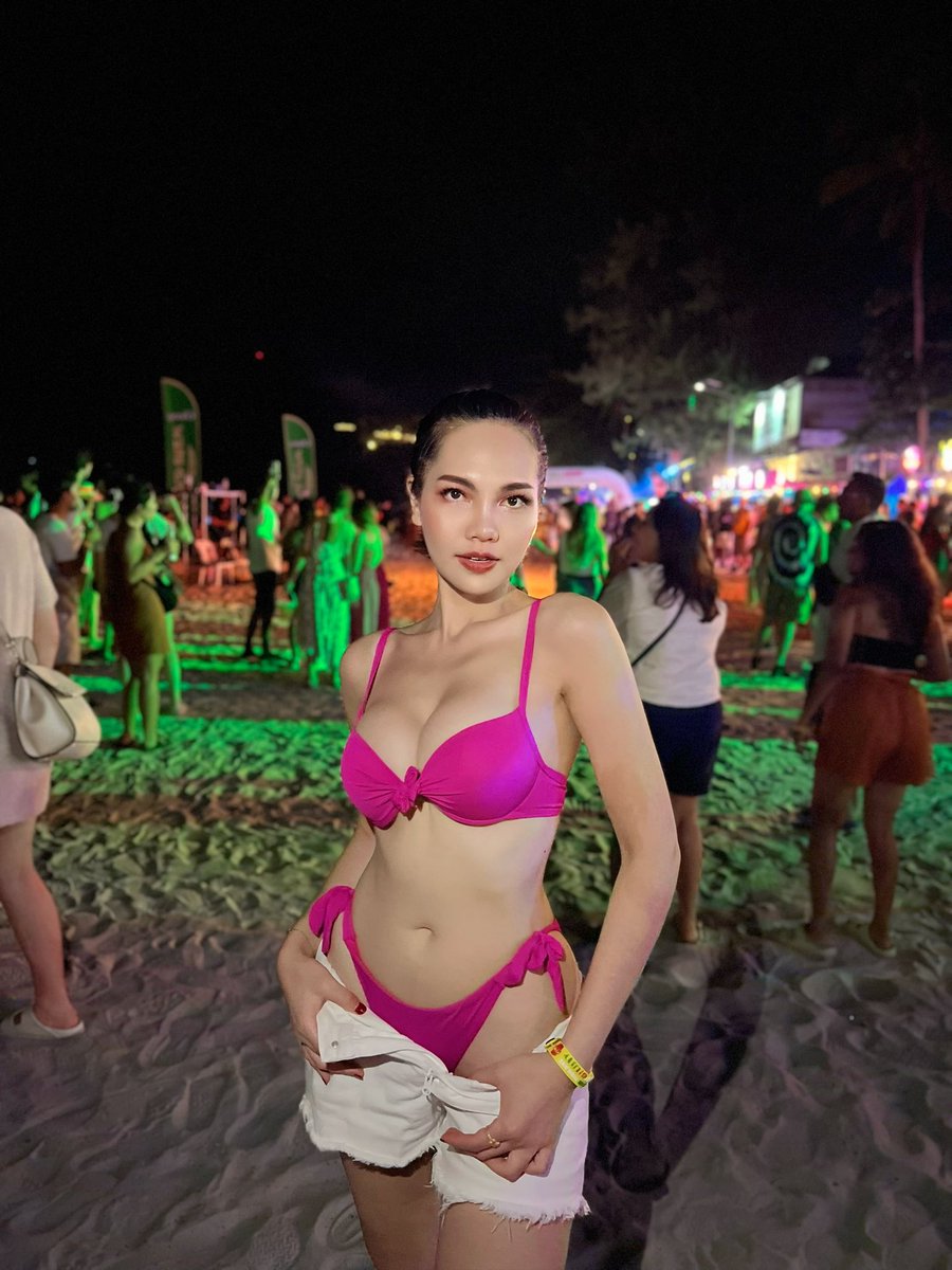 morakottha's tweet photo. #ฟูลมูนปาร์ตี้ #fullmoon #fullmoonparty #kohphangan #CalvinKleinxGeminiFourth #Threads #ThreadsApp https://t.co/5C8qIDaSki