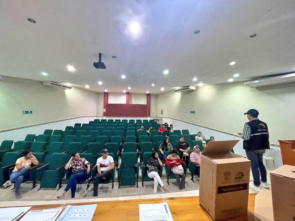 CNEManabi's tweet photo. También capacitamos📚 a #MJRV en la Escuela Superior Politécnica Agropecuaria y en la Universidad Estatal del Sur de Manabí.

Recuerda que puedes recibir la instrucción hasta el 2️⃣0️⃣ de agosto. https://t.co/FJIOd05RBH
