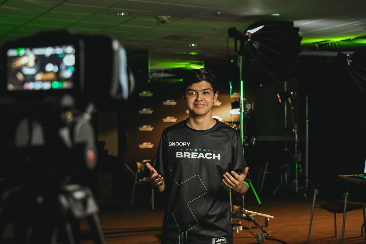 SSurgeMedia's tweet image. According to @PescaroDB 

Snoopy 🇲🇽 - will be signing a new contract with the Boston Breach and will indeed be in the starting roster for the next season 

Amazing stuff out of the young Mexican 

#CDL #CODLeague