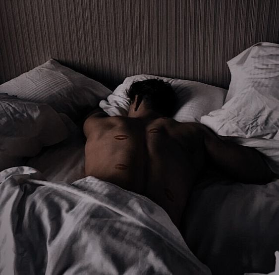 zkmarey's tweet image. Jeszcze nie wiem, dlaczego w obecności Scarlett do głowy przychodzą mi tak pojebane pomysły, jak na przykład wspólna przyszłość. Na ten moment nie potrafię tego racjonalnie wyjaśnić. 
#ipromiseyou