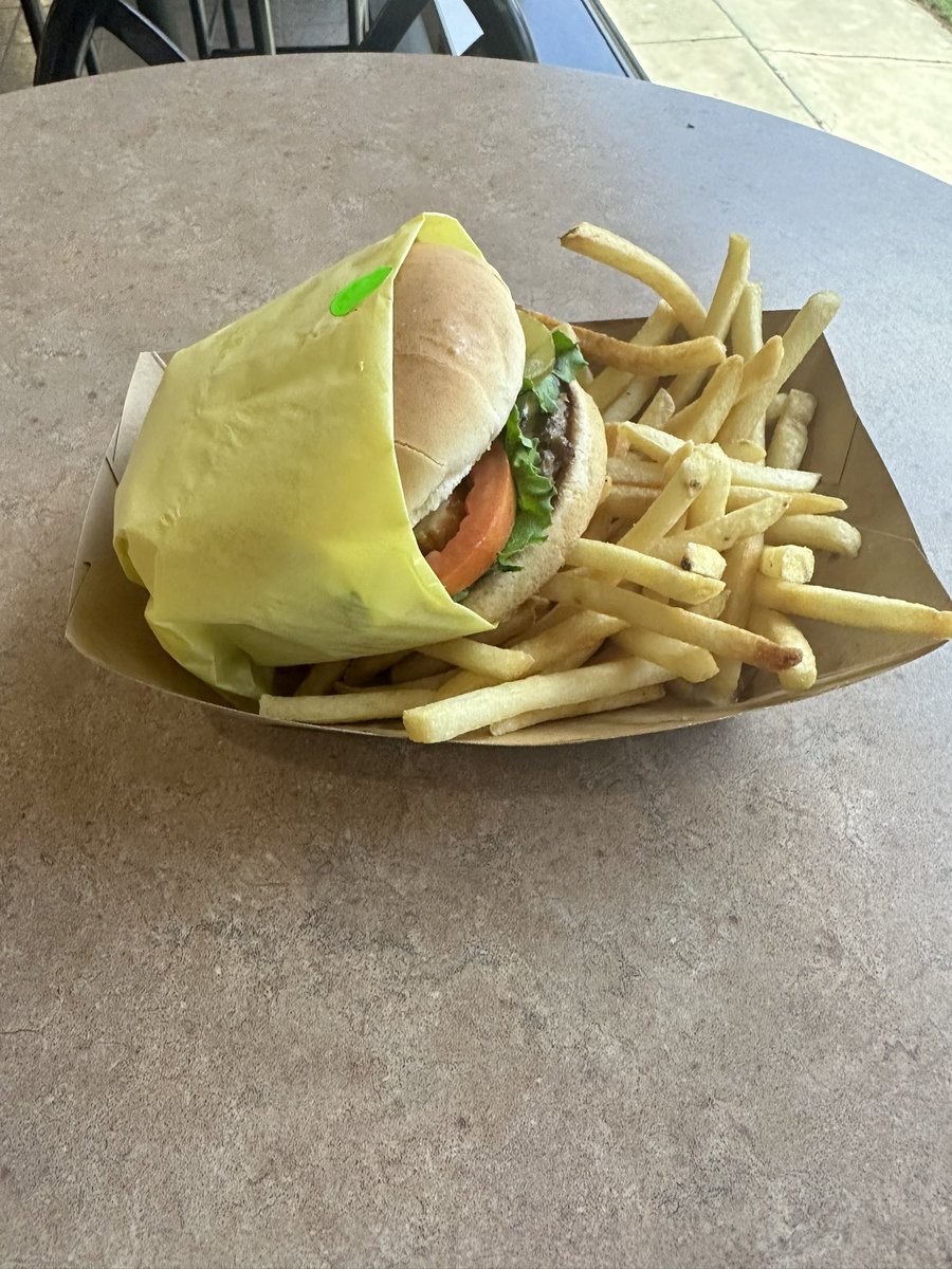 Albert Mendez (@al_trebla23) on Twitter photo My favorite post workout meal is a delicious cheeseburger and fries #ultramarathoncontest <a href="/MichelobULTRA/">Michelob ULTRA</a> My favorite post workout meal is a delicious cheeseburger and fries #ultramarathoncontest <a href="/MichelobULTRA/">Michelob ULTRA</a>