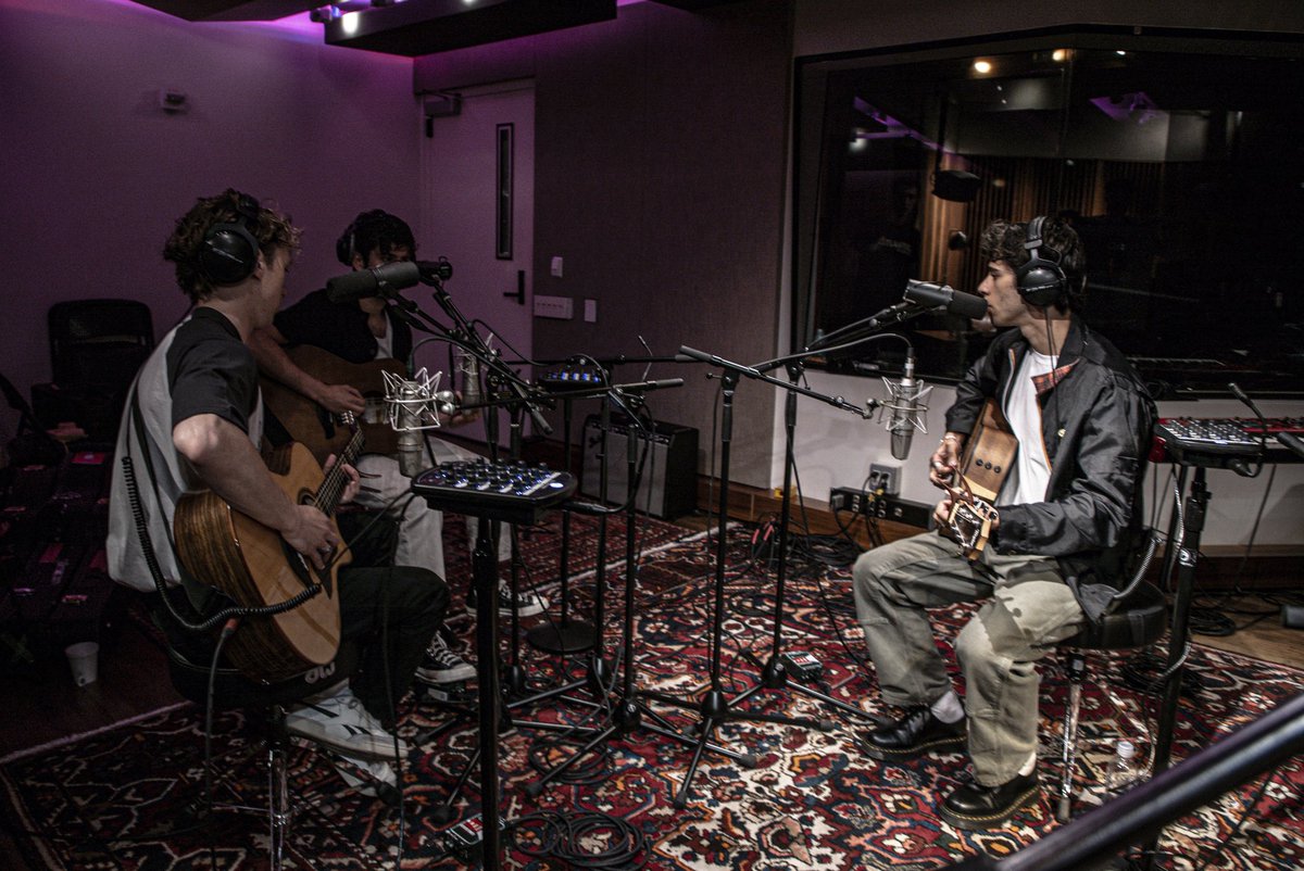 newrulestweets's tweet photo. We’ve had several threats in the DMs along the lines of “Old Days acoustic or else….🔫” so out of fear we did a one take  in New York. Go and claim it 🔓 https://t.co/y58JHhkpfl https://t.co/InVNczGJr8